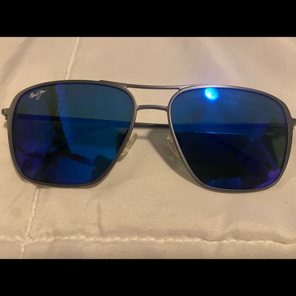Maui Jim Beaches titanium frame. Exclusive Maui Invitational case. - Picture 8 of 10